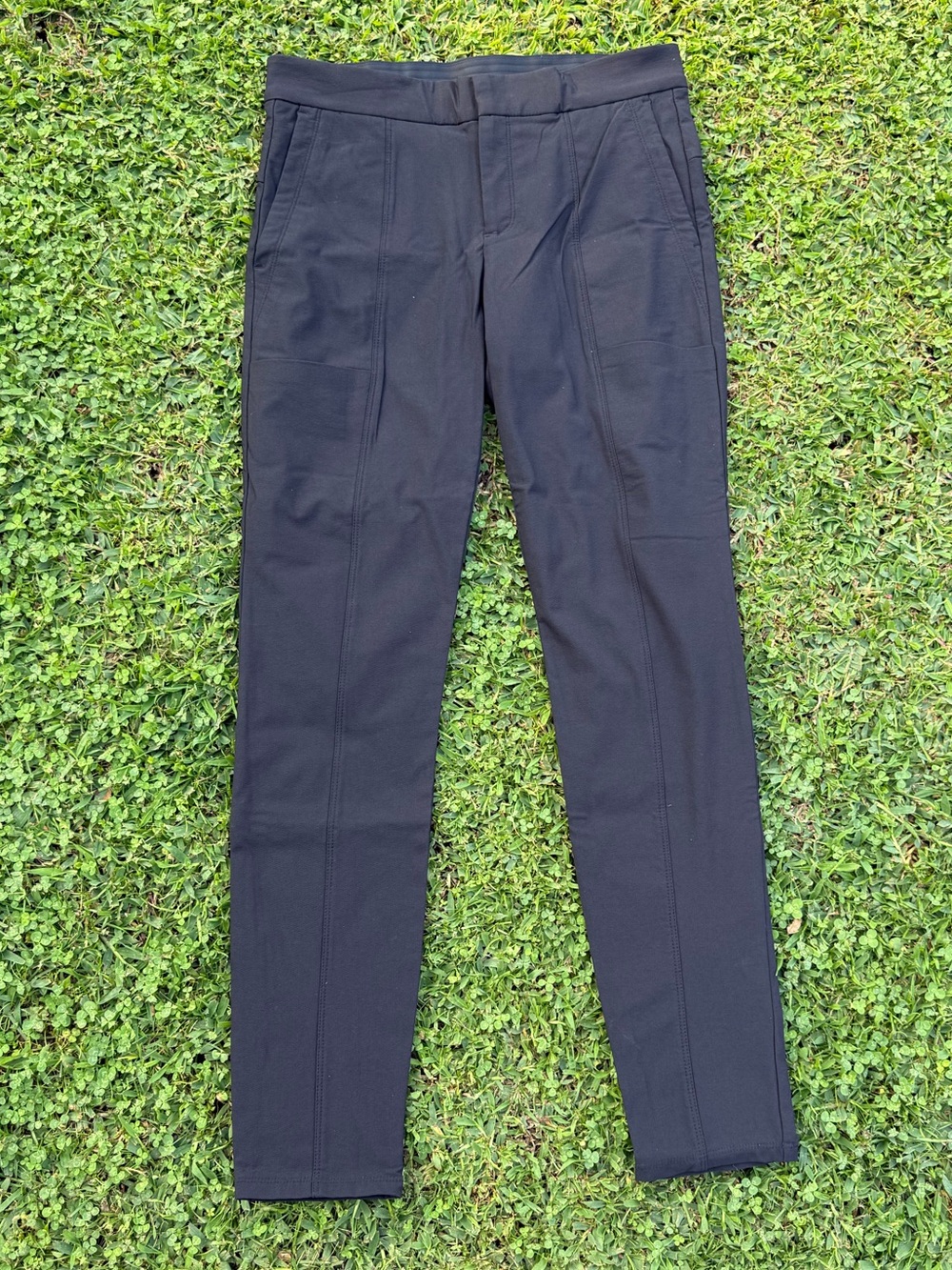 Athleta "Wander Stash Skinny Pant" with 6 pockets - size 6
